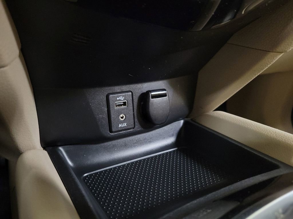 Used 2017 Nissan Rogue SV image 18