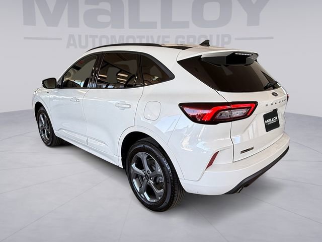 Certified 2024 Ford Escape ST-Line Select AWD/4WD image 3