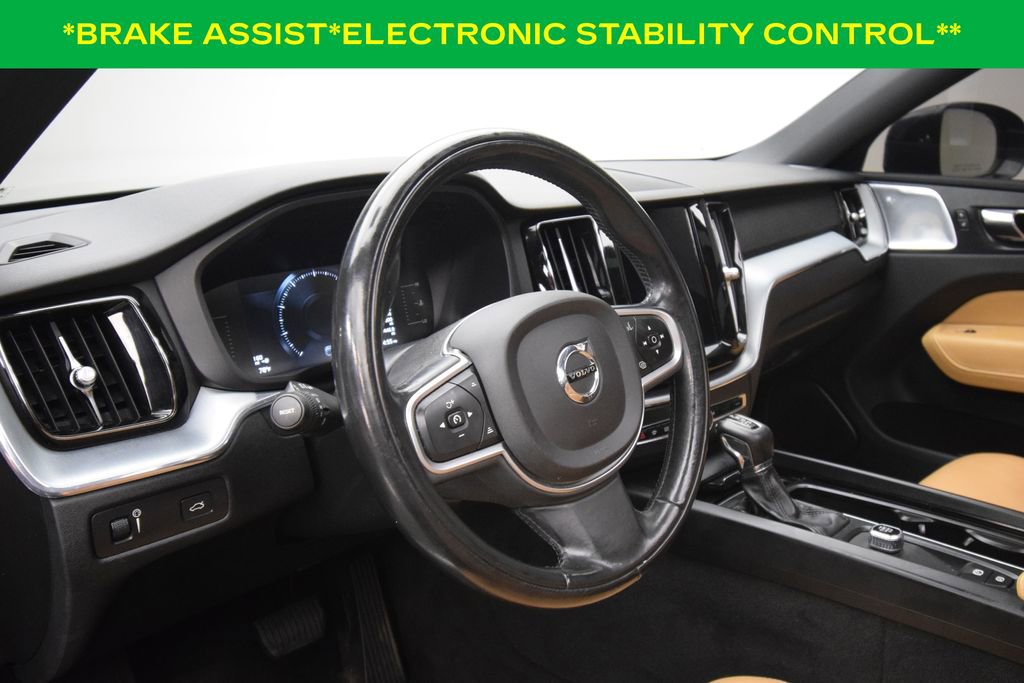 Used 2018 Volvo XC60 T5 Momentum w/ Vision Package AWD/4WD image 14