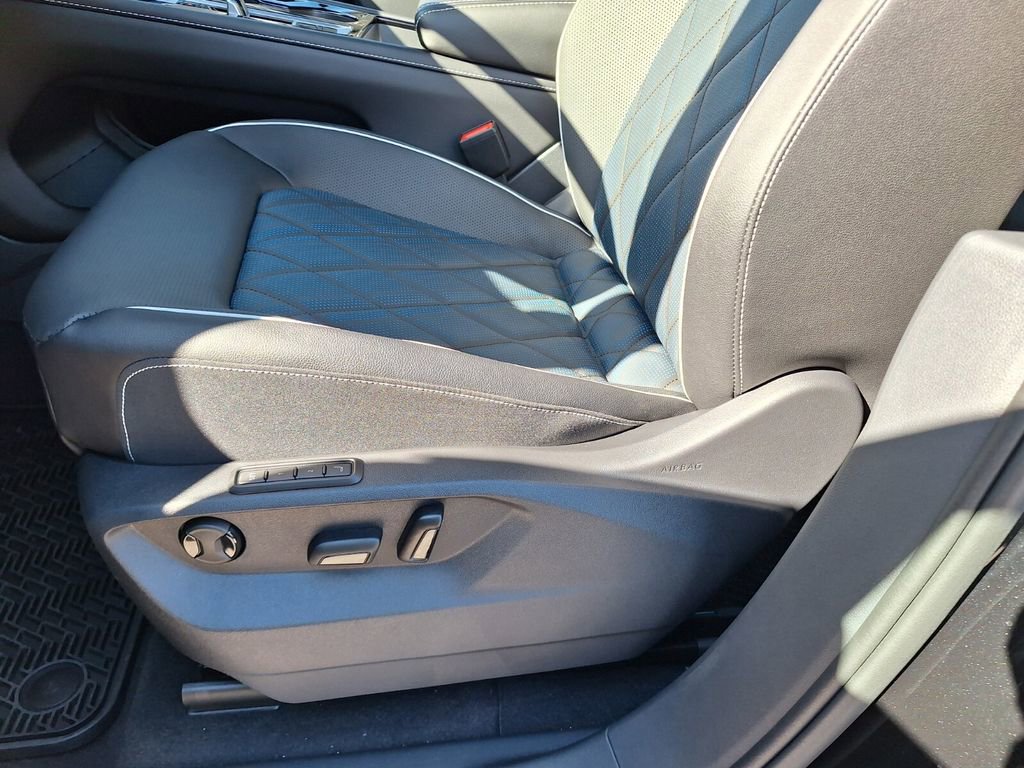 New 2026 Volkswagen Atlas Cross Sport SEL Premium R-Line image 27