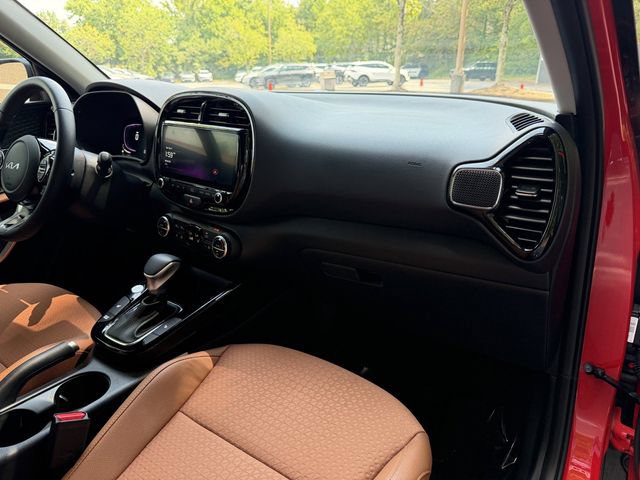 Certified 2025 Kia Soul EX FWD image 30