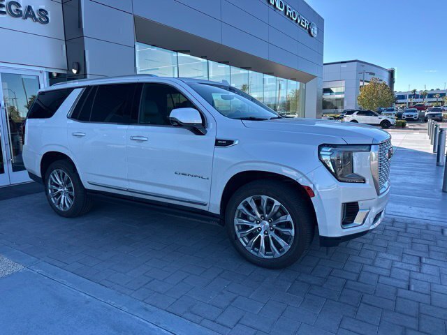 Used 2021 GMC Yukon Denali w/ Denali Ultimate Package AWD/4WD image 3