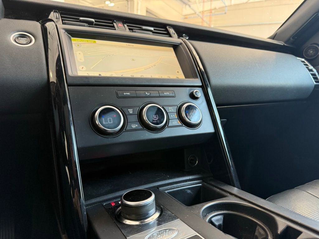Used 2018 Land Rover Discovery SE image 33