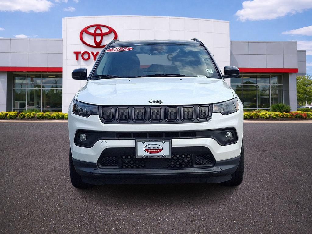 Used 2022 Jeep Compass Latitude w/ Convenience Group AWD/4WD image 2