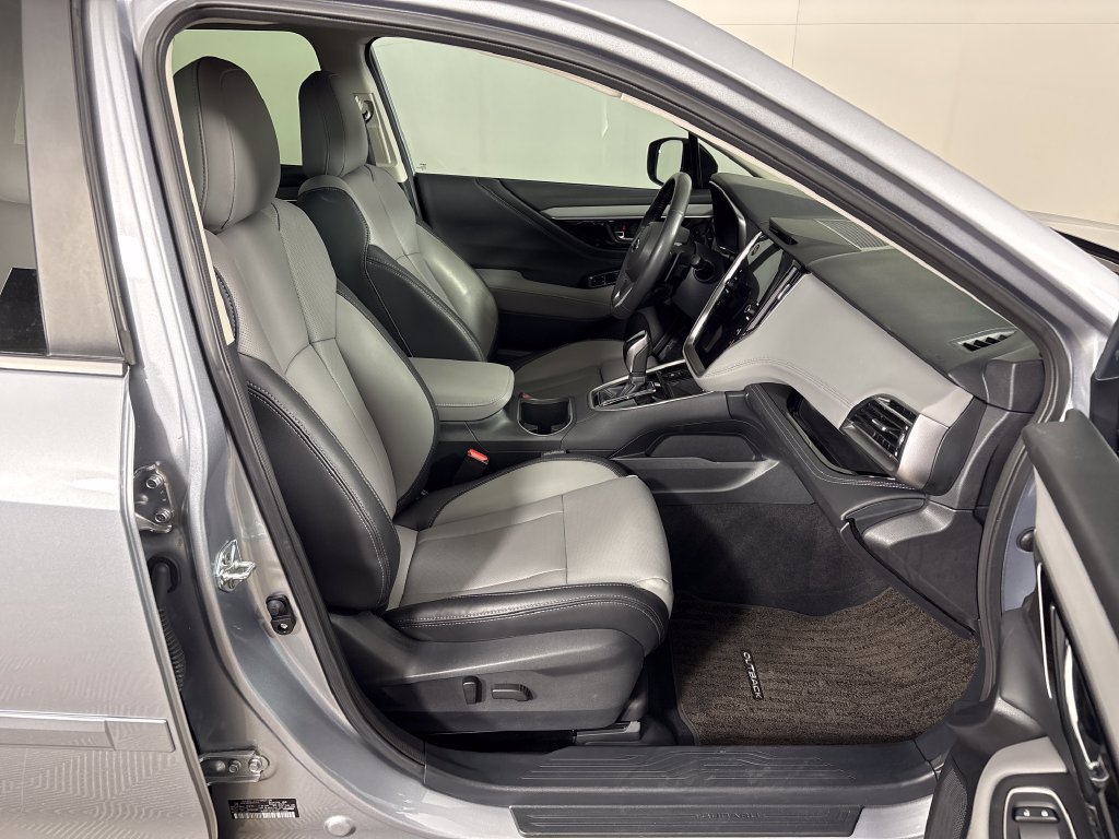 Used 2025 Subaru Outback Limited AWD/4WD image 6