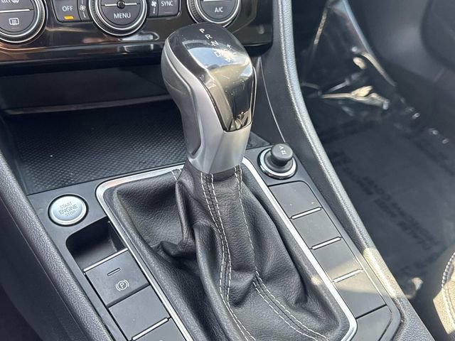 Certified 2022 Volkswagen Jetta SE w/ Panoramic Sunroof Package FWD image 22