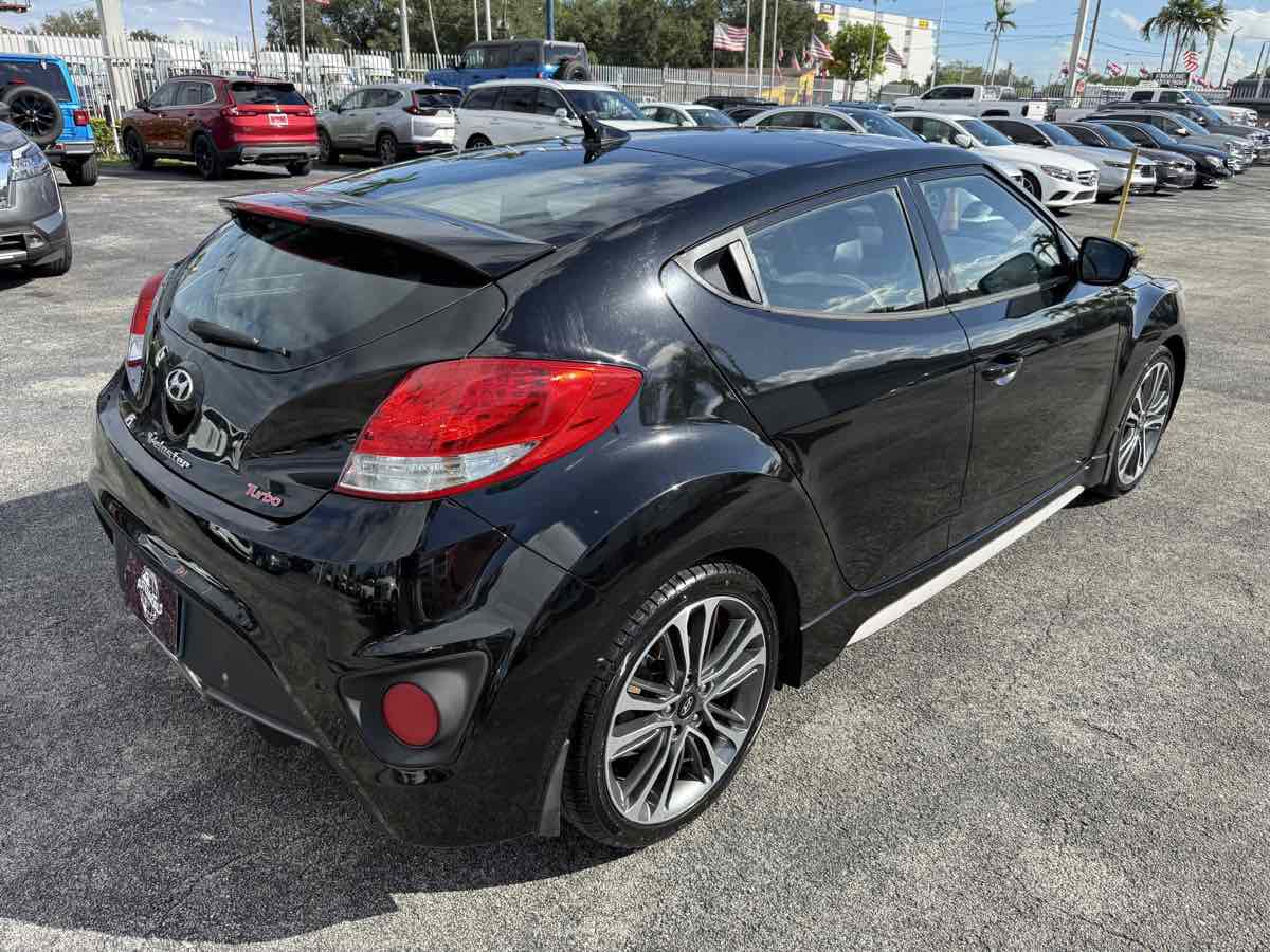Used 2016 Hyundai Veloster Turbo w/ Option Group 04 FWD image 8