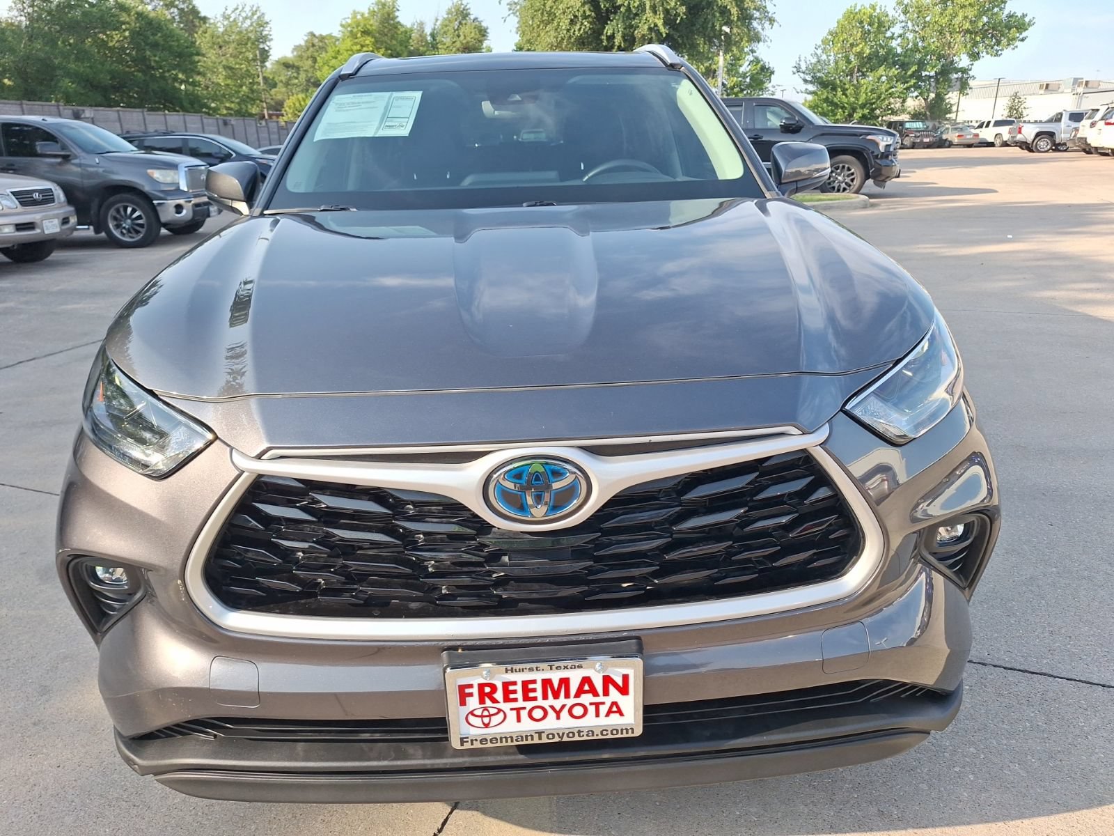 Used 2022 Toyota Highlander XLE FWD image 9