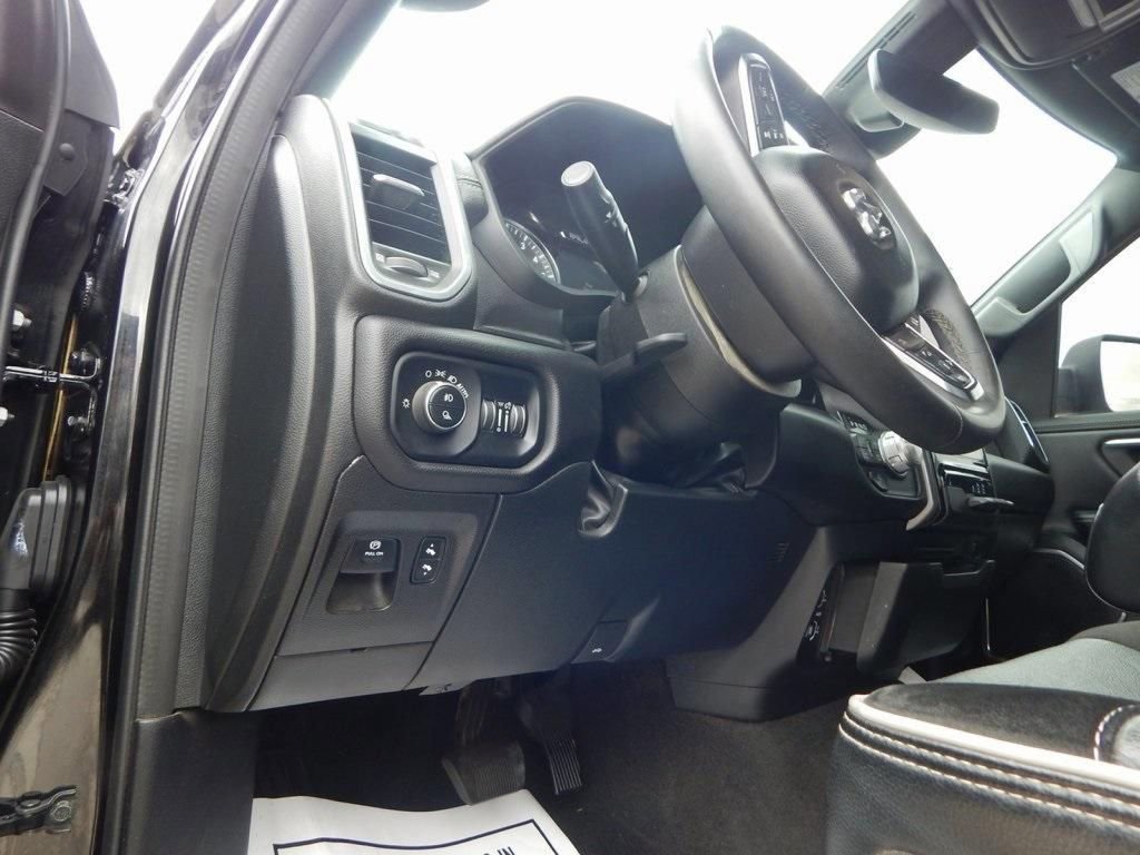 Used 2025 RAM 1500 Laramie AWD/4WD image 18