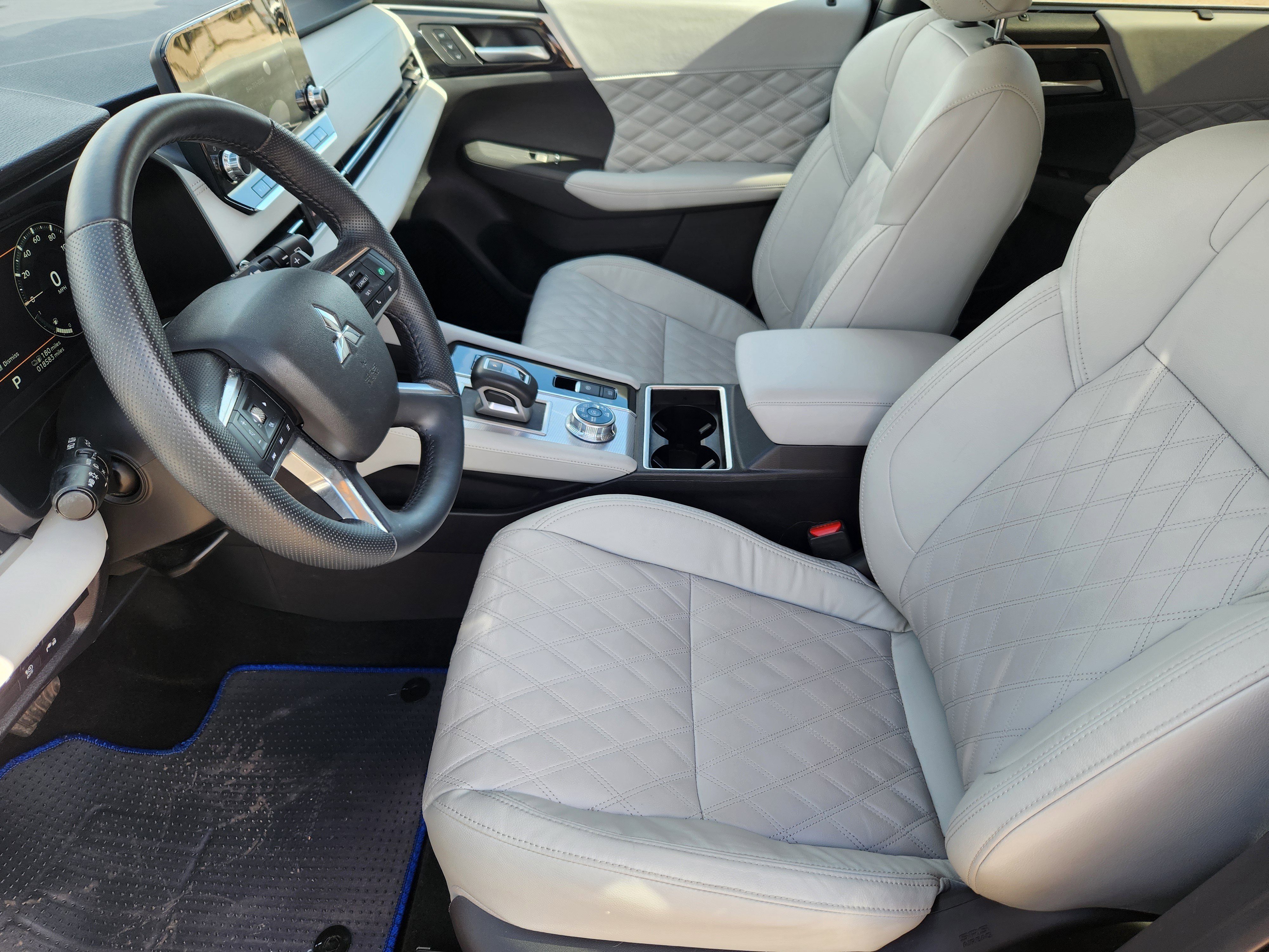 Used 2024 Mitsubishi Outlander SEL AWD/4WD image 9