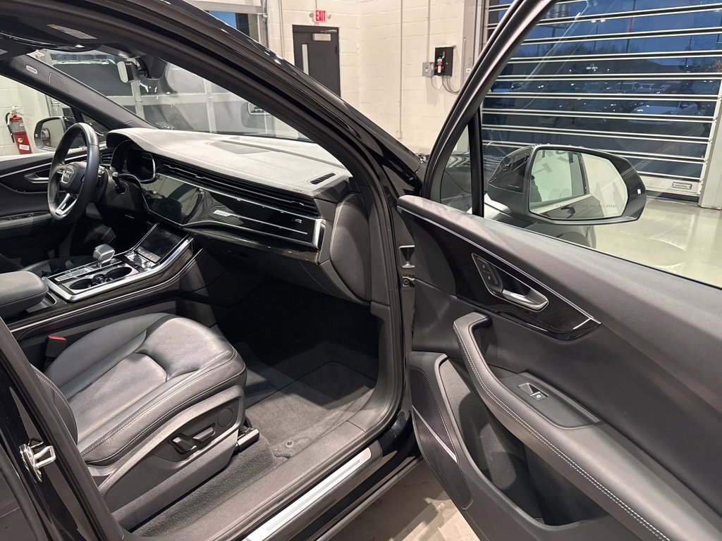 Used 2025 Audi Q7 3.0T Premium Plus image 39
