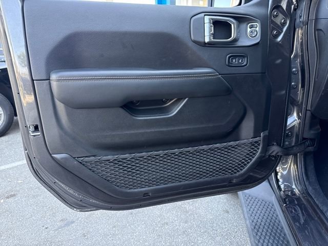 Used 2025 Jeep Wrangler Unlimited Sahara image 10