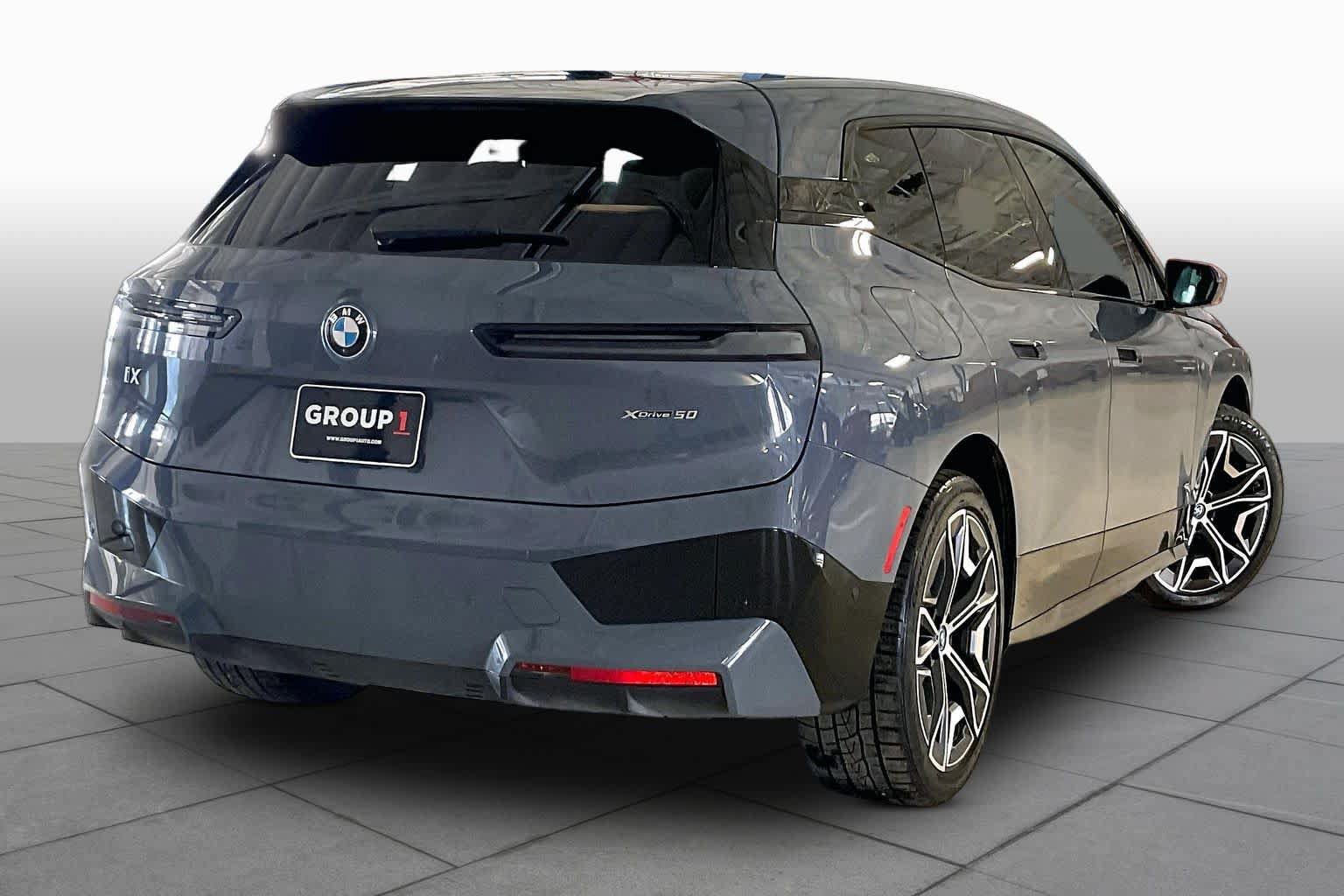 Used 2024 BMW iX xDrive50 w/ Sport Package AWD/4WD image 12