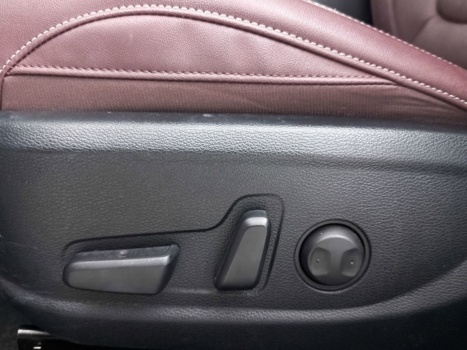 Certified 2022 Kia Seltos SX w/ Sunroof Package image 29