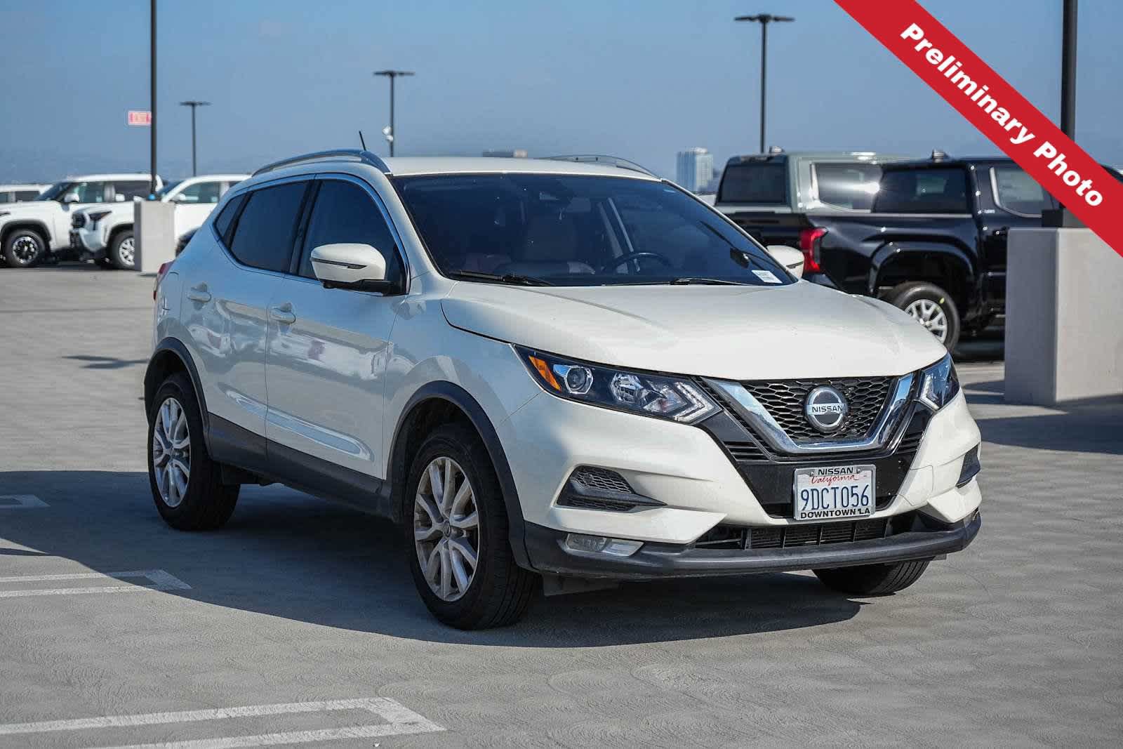 Used 2022 Nissan Rogue Sport SV w/ Technology Package FWD image 3