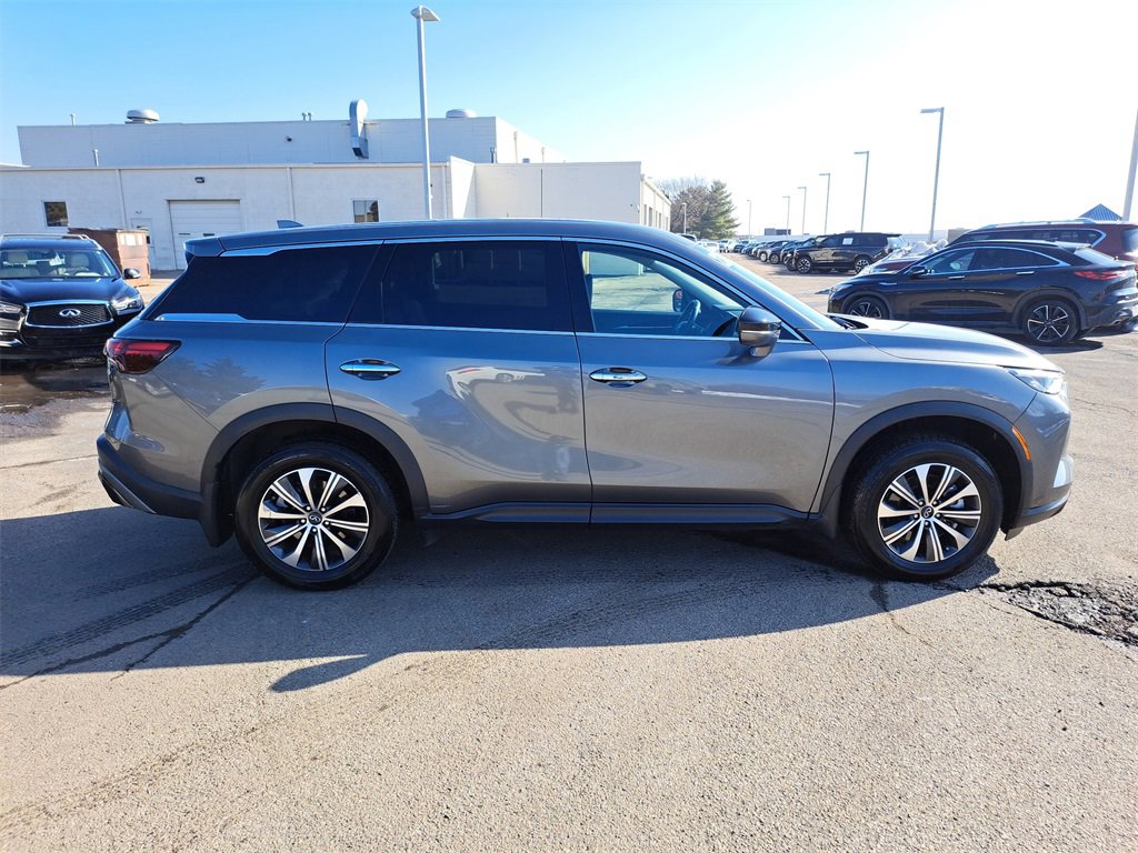 Used 2023 INFINITI QX60 Pure image 6