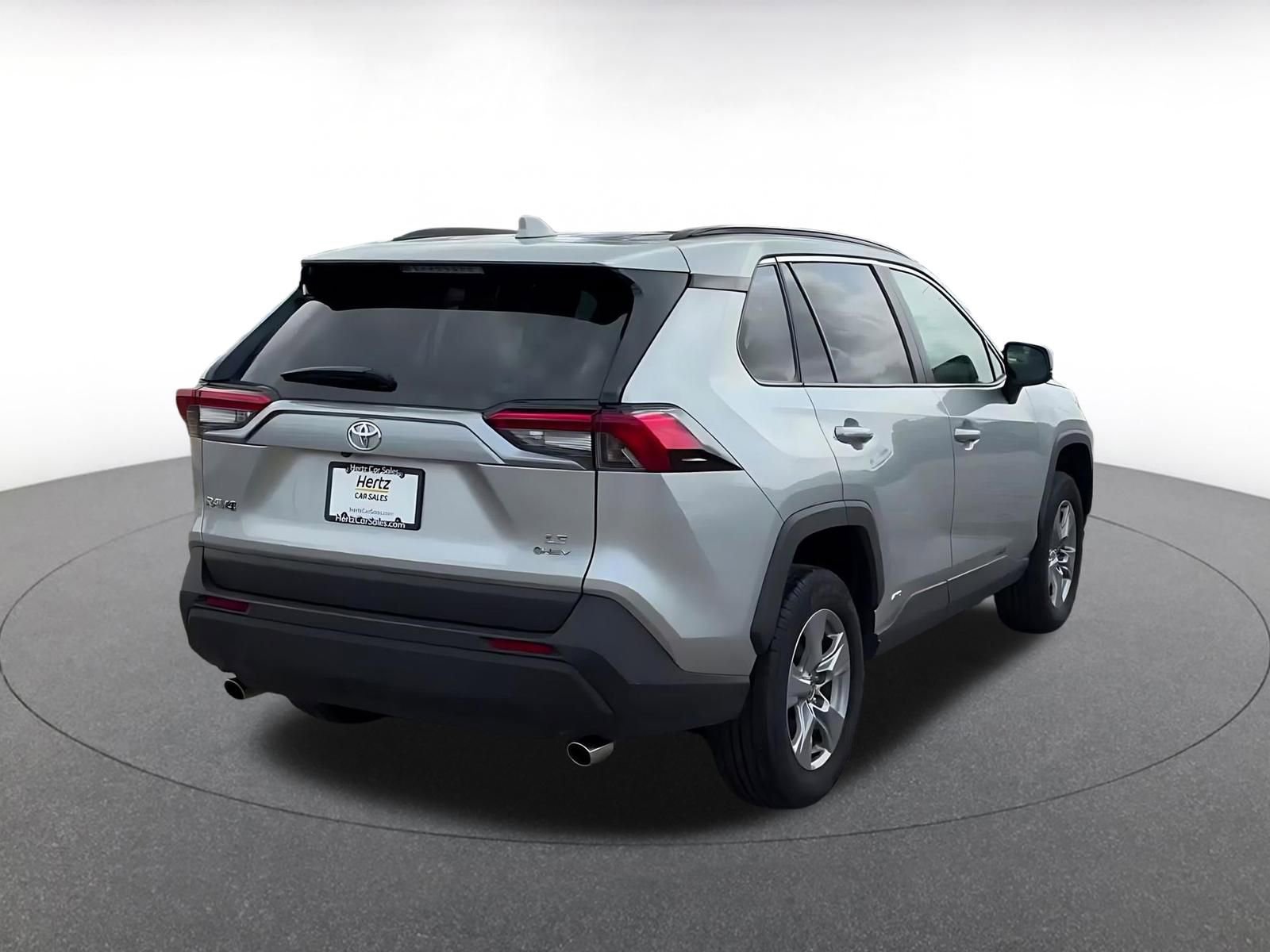 Used 2025 Toyota RAV4 LE AWD/4WD image 11