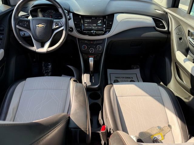 Used 2017 Chevrolet Trax LT w/ LT Convenience Package image 12