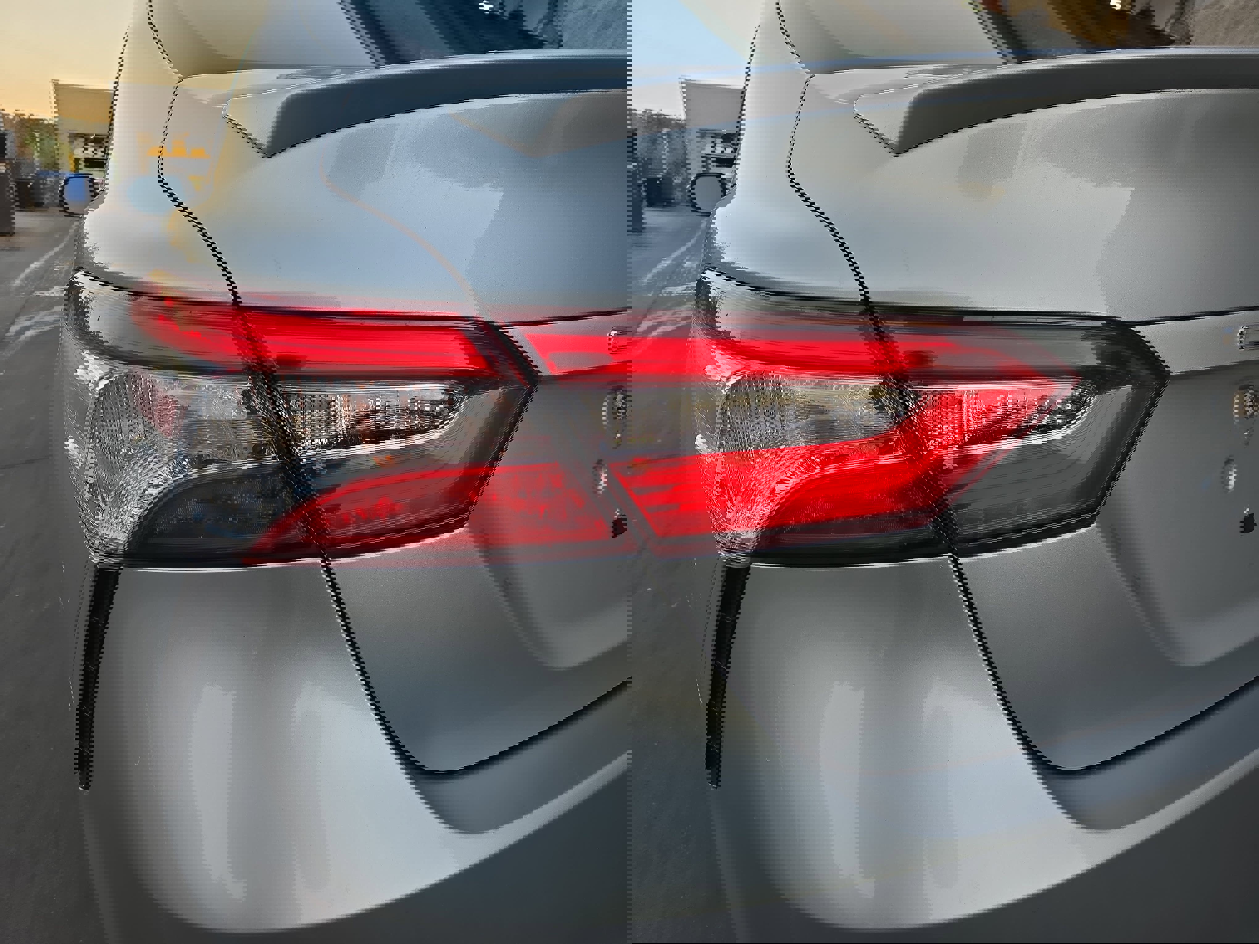 Used 2020 Toyota Camry SE image 34