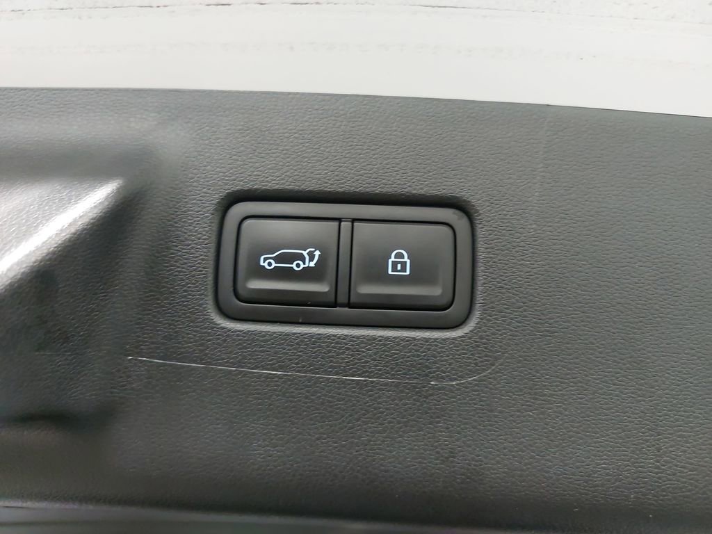 Certified 2025 Hyundai Santa Fe SEL image 15