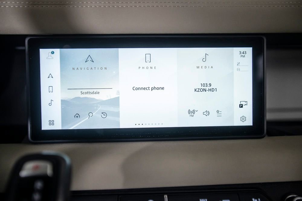 Used 2022 Land Rover Defender 110 SE image 29