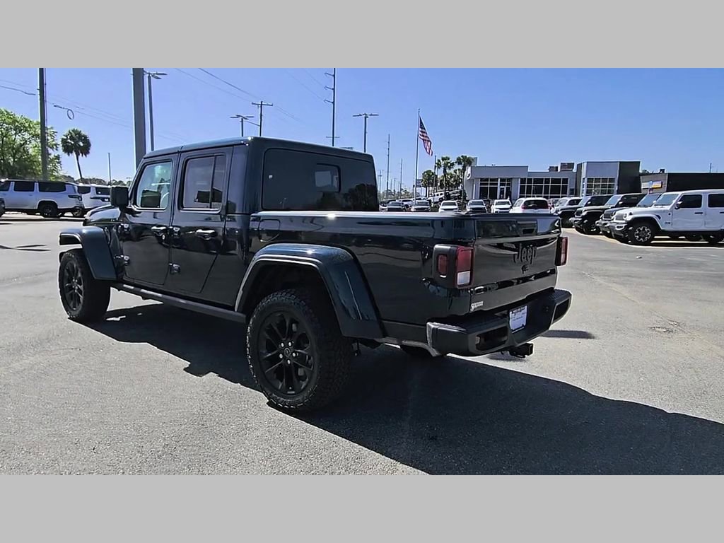 Used 2025 Jeep Gladiator Sport image 34