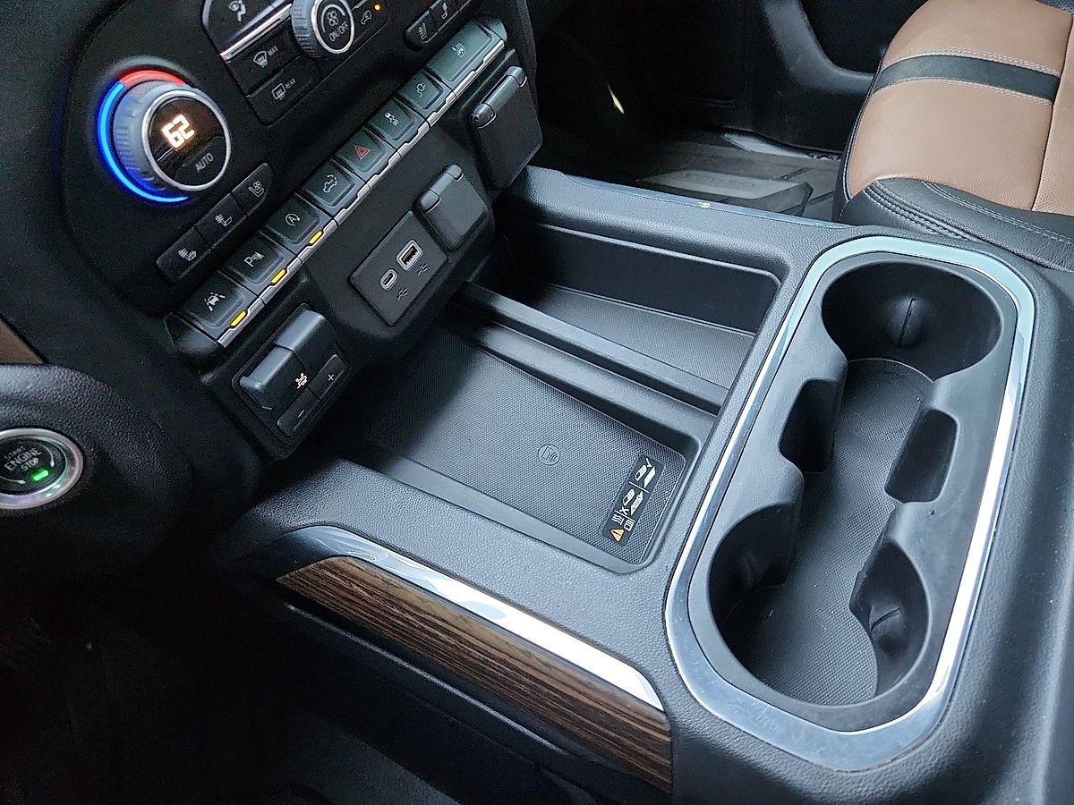 Used 2019 Chevrolet Silverado 1500 High Country image 12