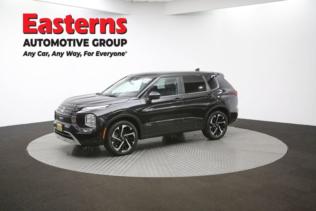 Used 2023 Mitsubishi Outlander SE image 58