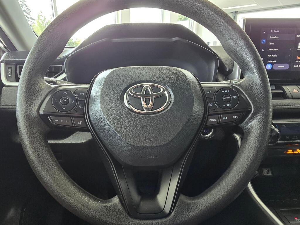 Used 2024 Toyota RAV4 XLE AWD/4WD image 26