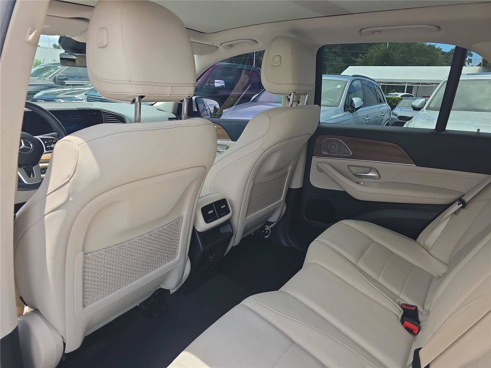 Used 2023 Mercedes-Benz GLE 350 4MATIC w/ Premium Package image 14