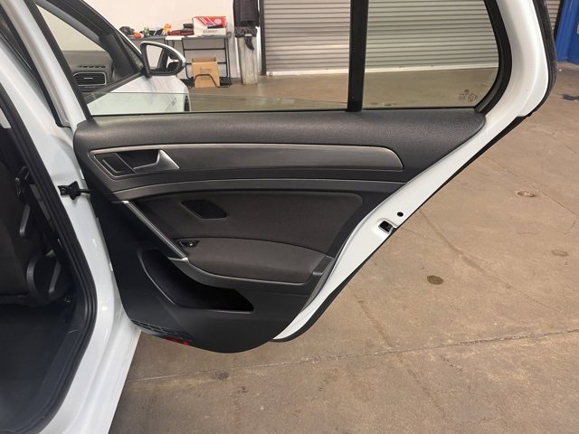 Used 2019 Volkswagen e-Golf SE w/ Driver Assistance Package image 15