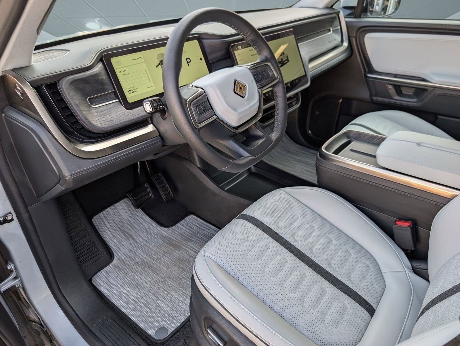 Used 2025 Rivian R1T Adventure image 4