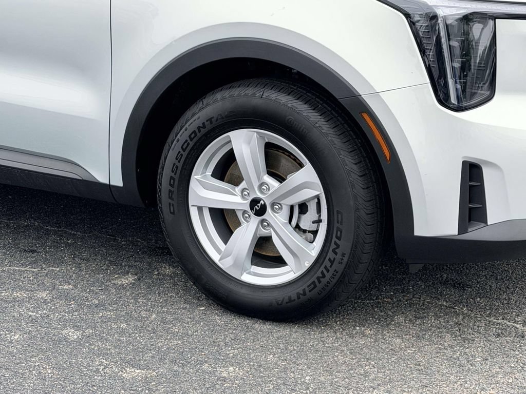 Used 2026 Kia Sorento LX FWD image 7