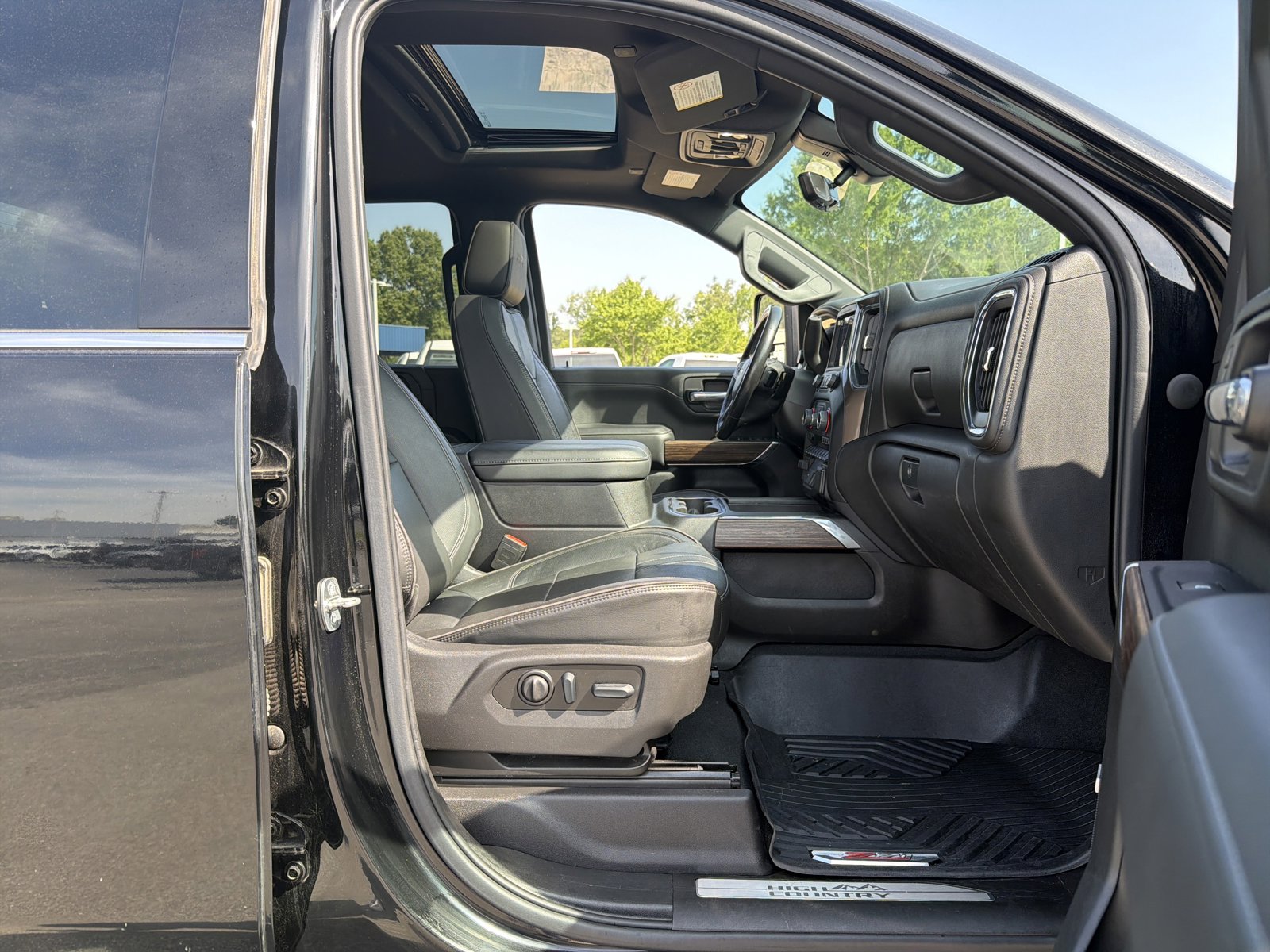 Used 2023 Chevrolet Silverado 2500 High Country w/ Z71 Off-Road Package AWD/4WD image 33