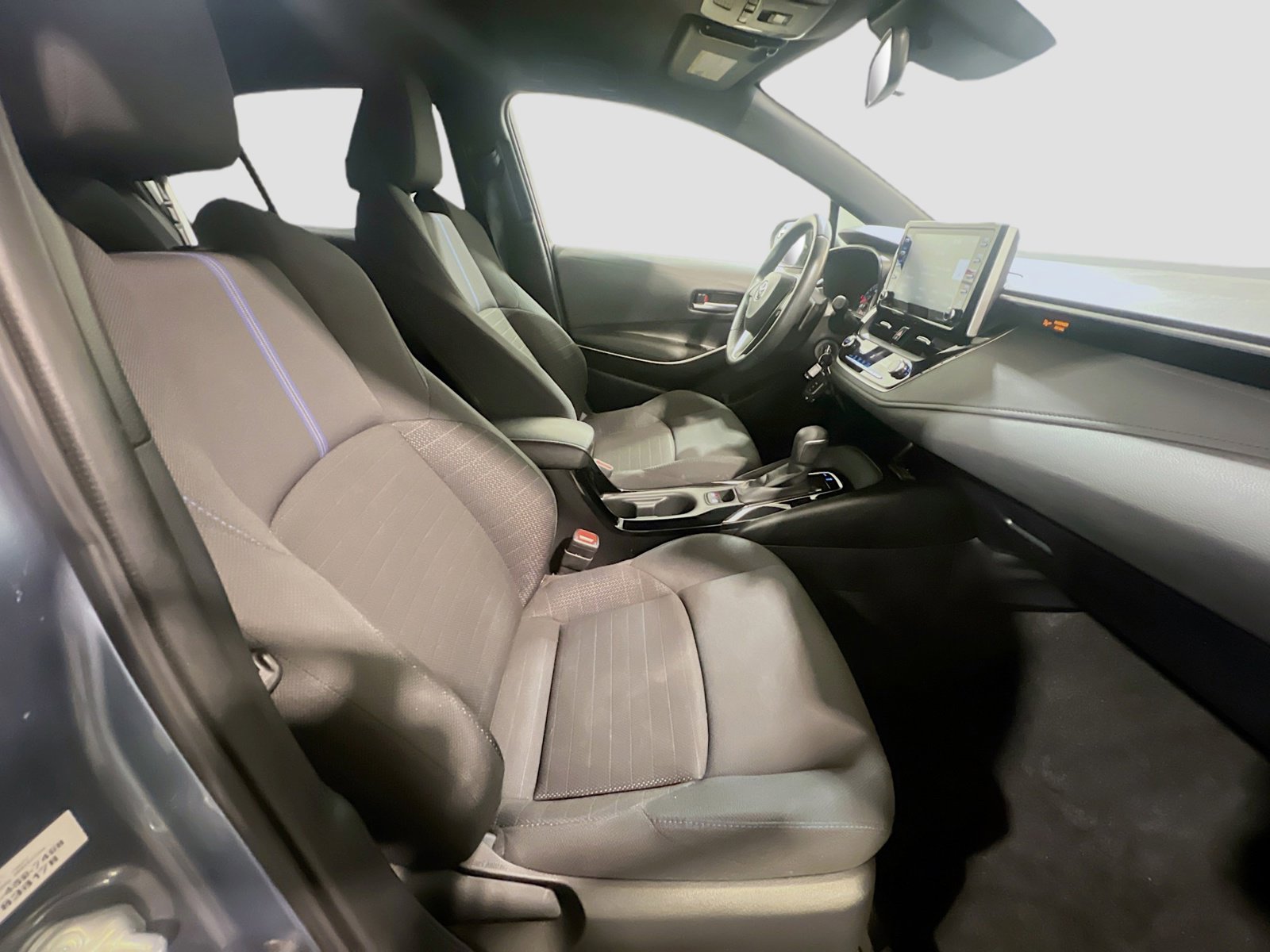 Used 2021 Toyota Corolla SE w/ Carpet Mat Package (TMS) image 19