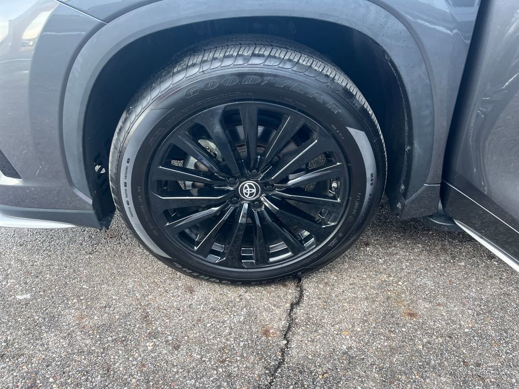 Used 2023 Toyota Highlander XSE image 33