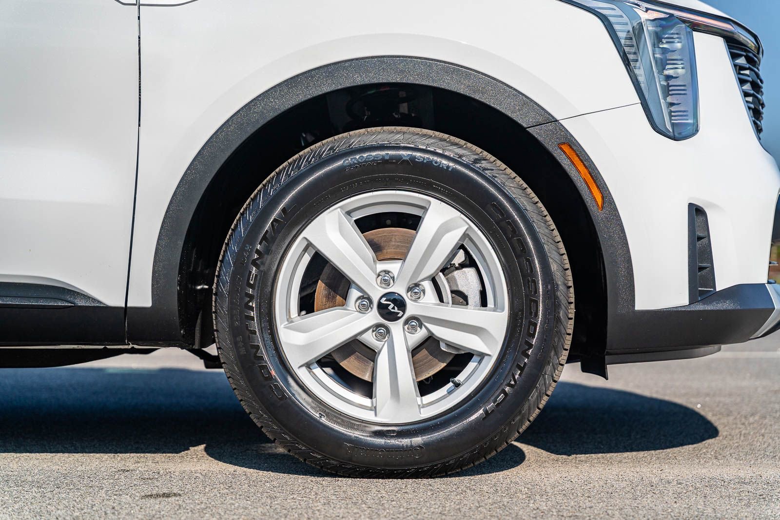 Used 2025 Kia Sorento LX image 9