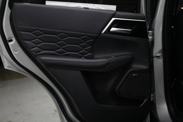 New 2026 Mitsubishi Outlander SEL image 26