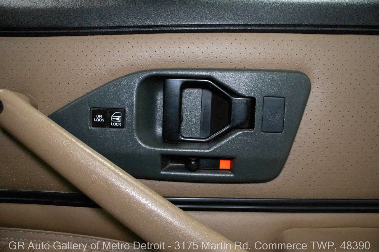 Used 1992 Pontiac Firebird Trans Am image 37