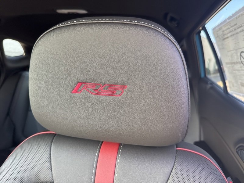 New 2025 Chevrolet Trax RS w/ Sunroof Package image 20