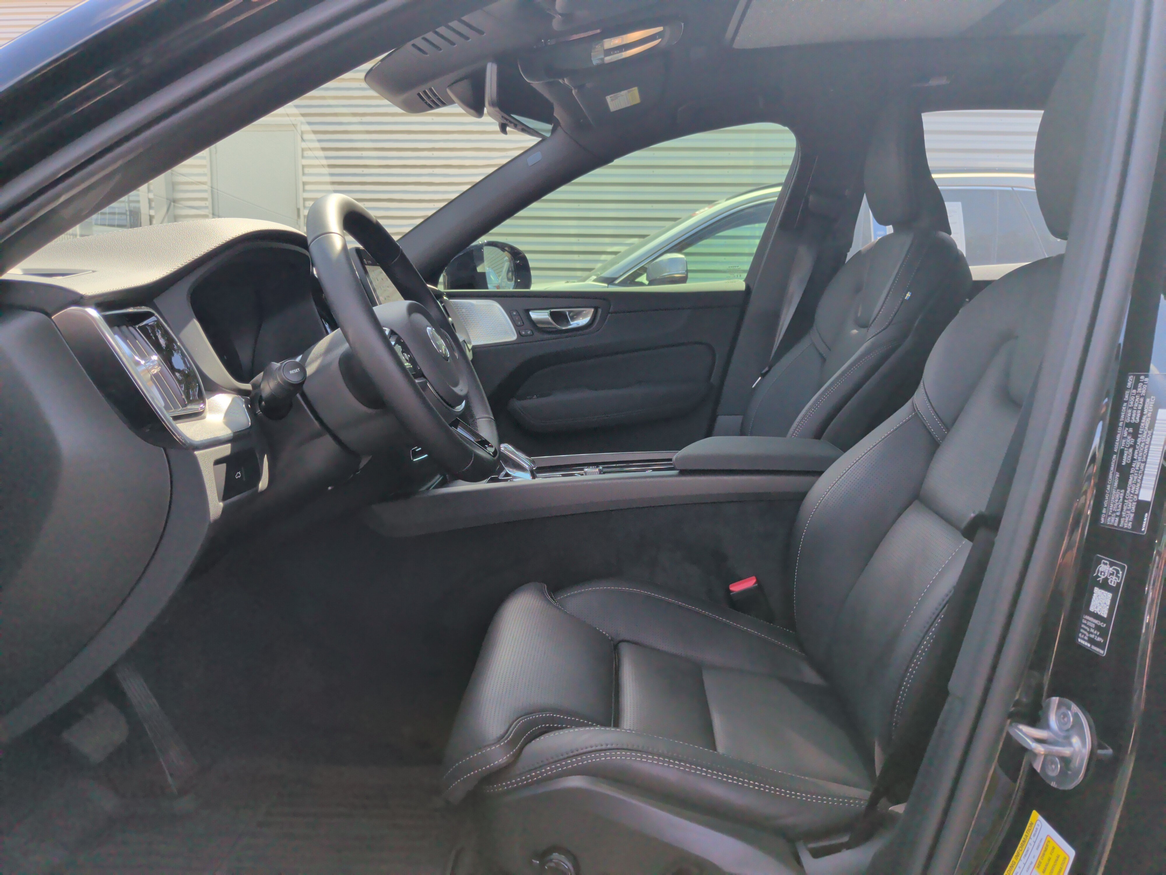 Used 2026 Volvo XC60 B5 Ultra w/ Protection Package Premier AWD/4WD image 15