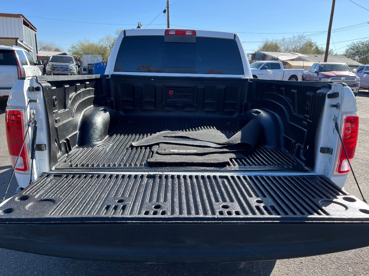 Used 2017 RAM 1500 Laramie RWD image 30