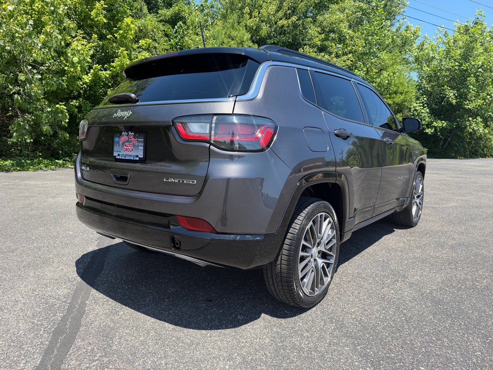 Used 2023 Jeep Compass Limited w/ Elite Group AWD/4WD image 18