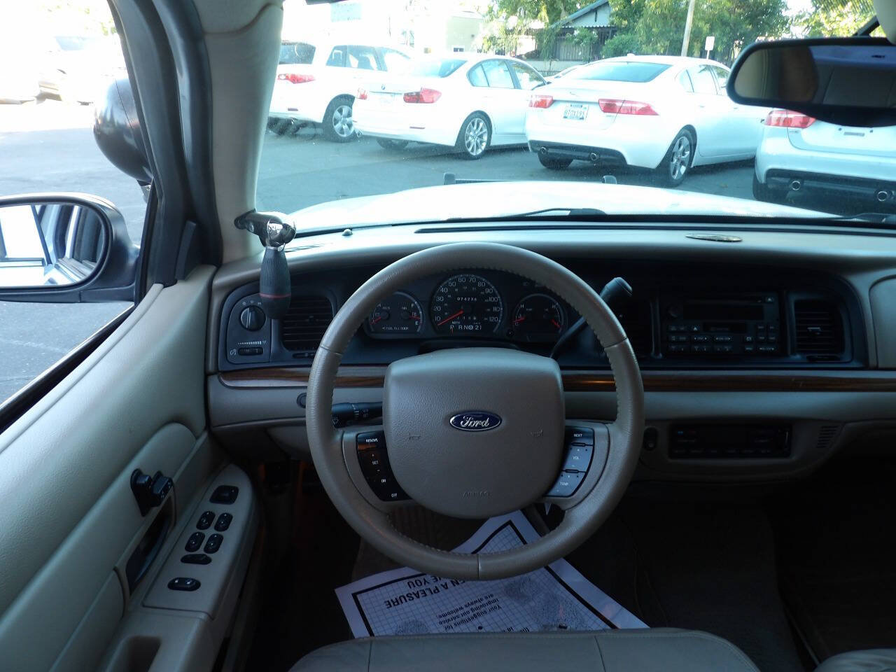 Used 2005 Ford Crown Victoria LX RWD image 5