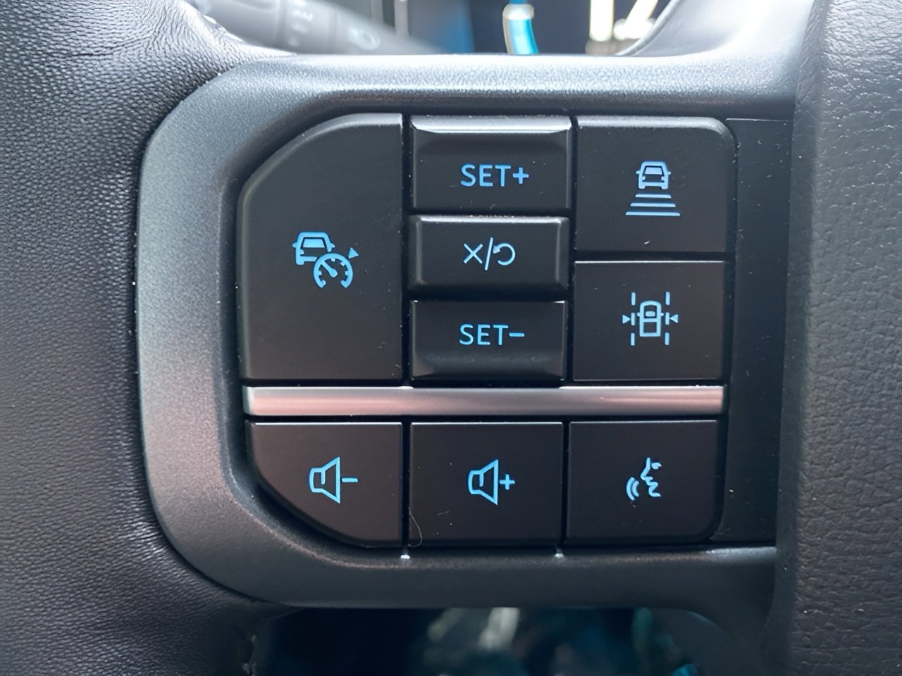 Certified 2023 Ford F150 Lariat w/ Equipment Group 502A High image 15