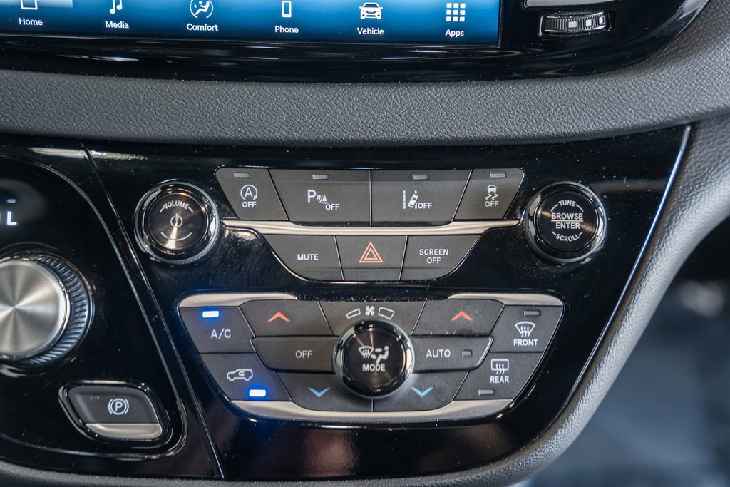 Used 2025 Chrysler Pacifica Select image 27