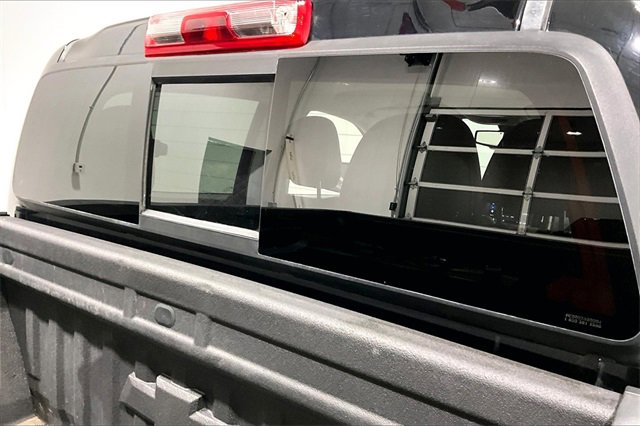 Used 2022 Chevrolet Colorado Z71 w/ Z71 Midnight Edition image 26