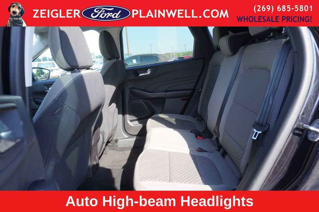 Used 2021 Ford Escape SE image 11