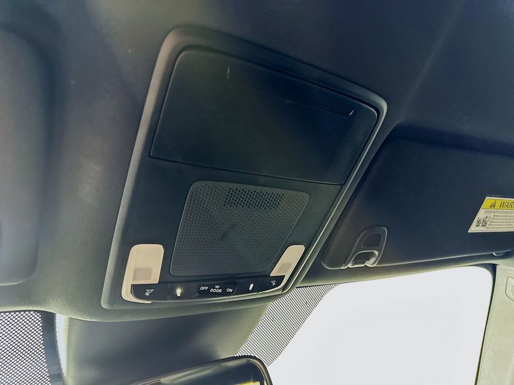 Used 2025 Honda Pilot Sport image 30