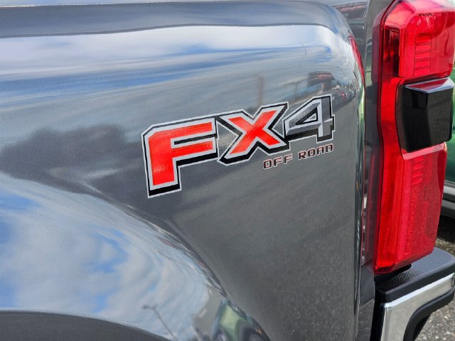Used 2024 Ford F350 Lariat w/ Lariat Ultimate Package AWD/4WD image 11